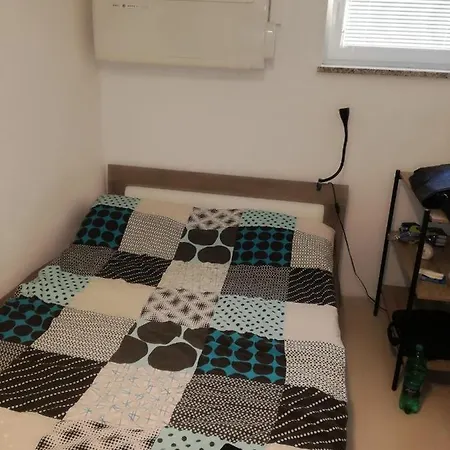 Compact One Bedroom Savle إيزولا