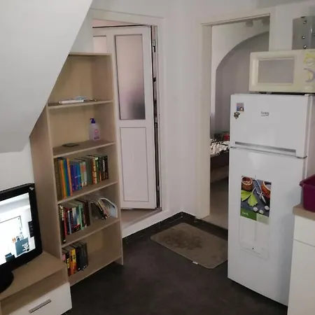 Compact One Bedroom Savle شقة
